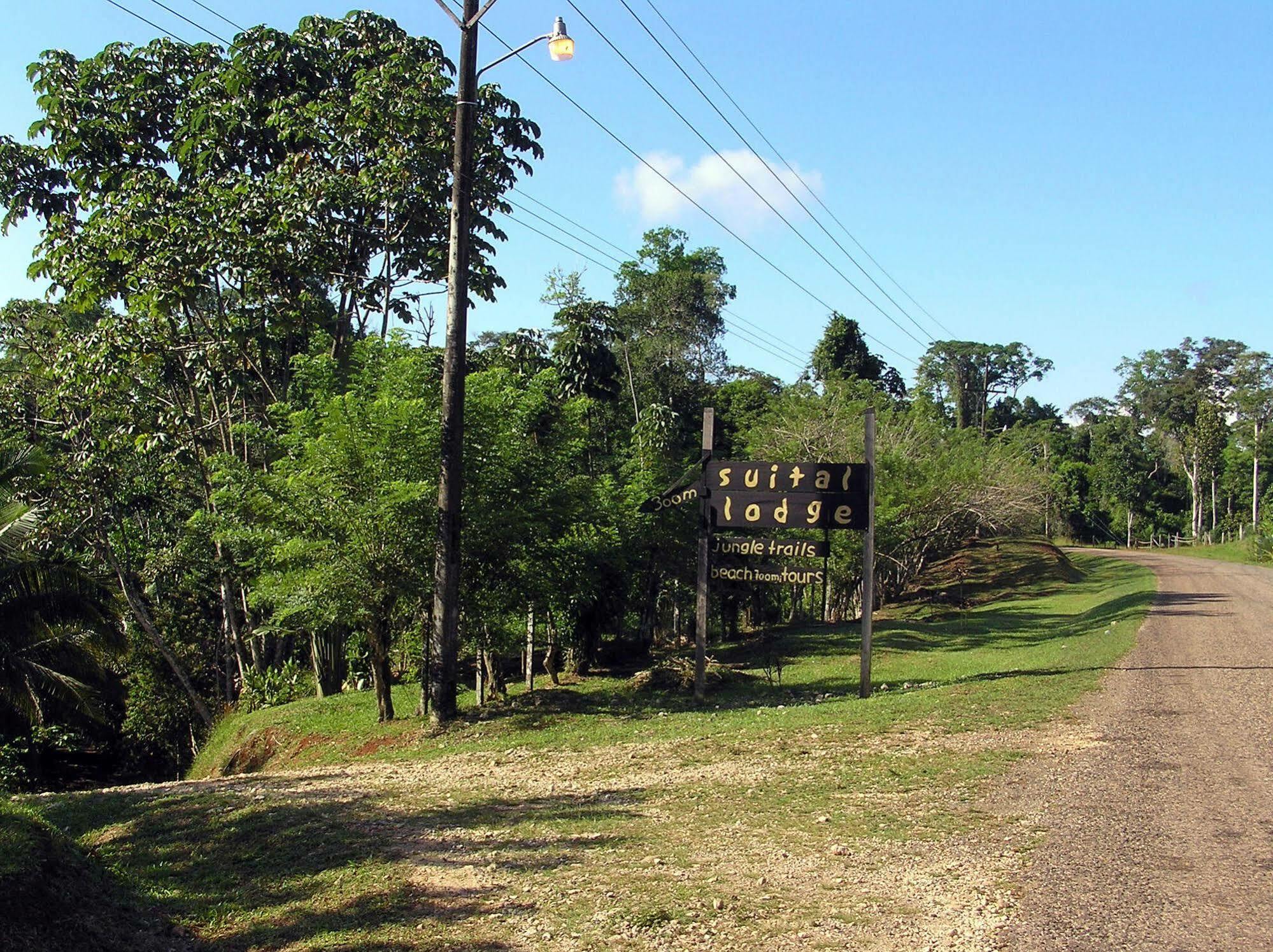 Suital Lodge Mogos ภายนอก รูปภาพ