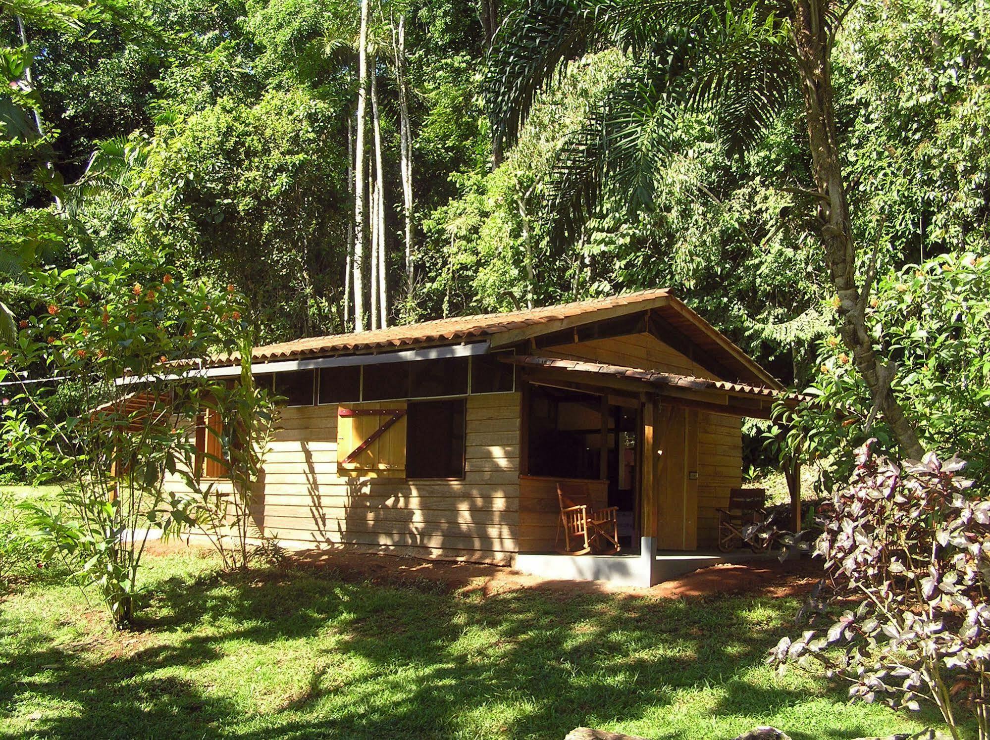Suital Lodge Mogos ภายนอก รูปภาพ