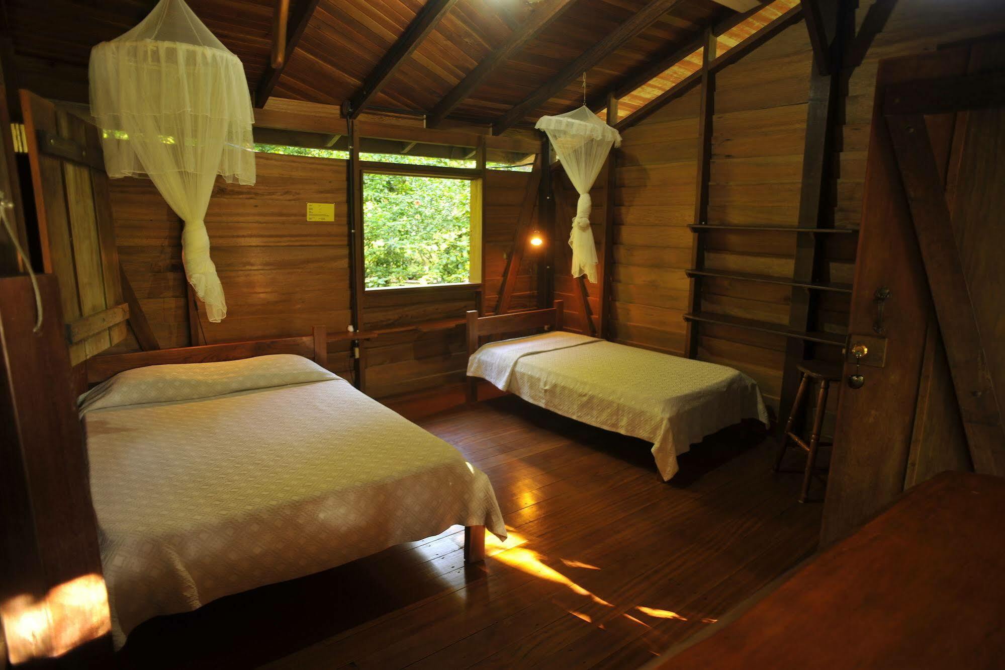 Suital Lodge Mogos ภายนอก รูปภาพ